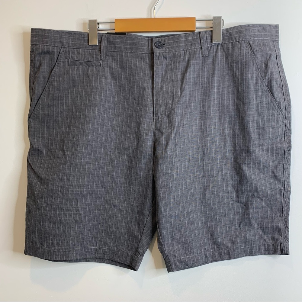 ☀️ 3/$15 Kenneth Cole Select Grey Plaid Flat Front Shorts 10”